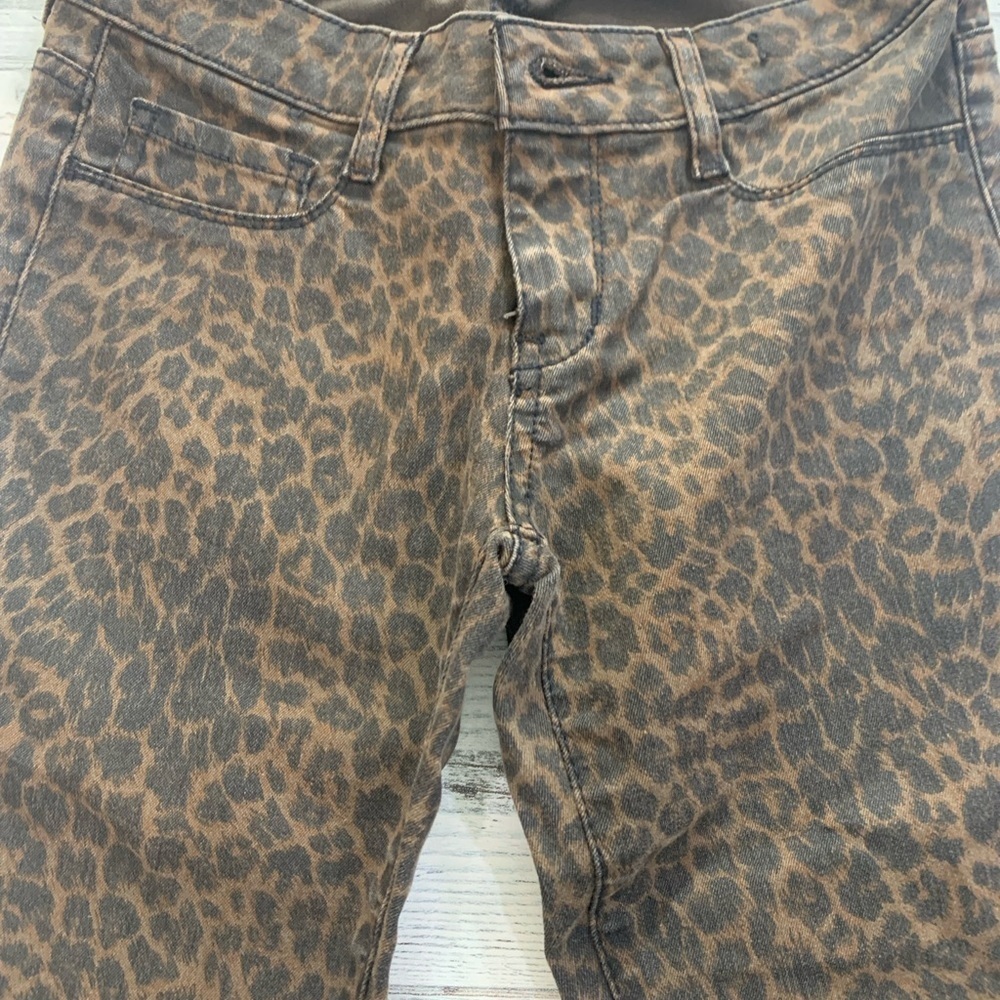 Bullhead Brown Leopard Print Jeans